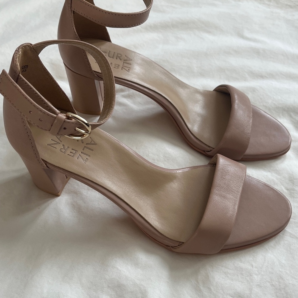 Naturalizer Women's Vera Creme Brulee Leather Sandal - Picture 5 of 9